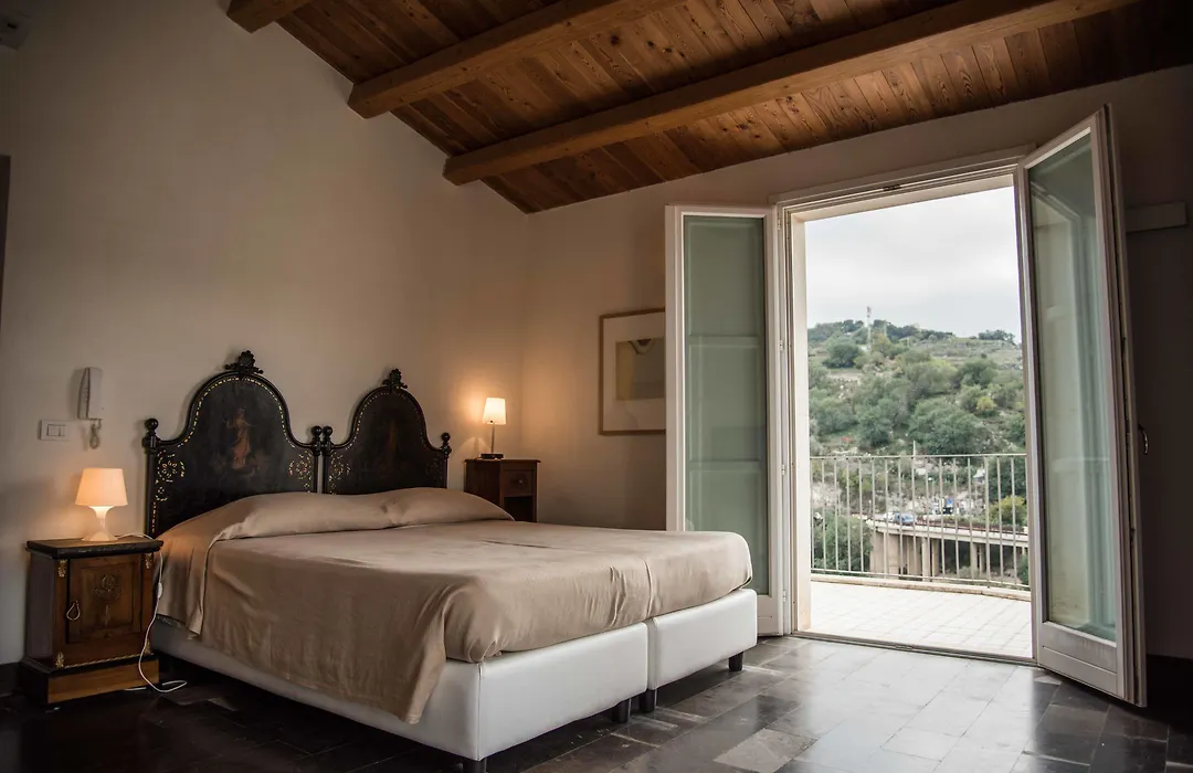 Hotel Dell'Orologio-1