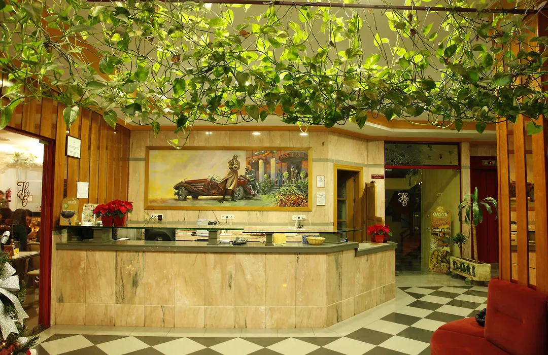 Hotel Mari Carmen-1