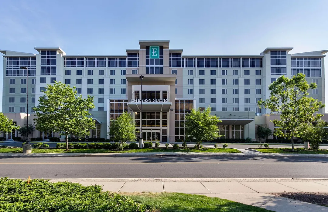 Embassy Suites By Hilton Newark Airport-1