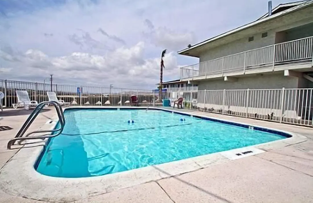 Hilltop Inn & Suites-1