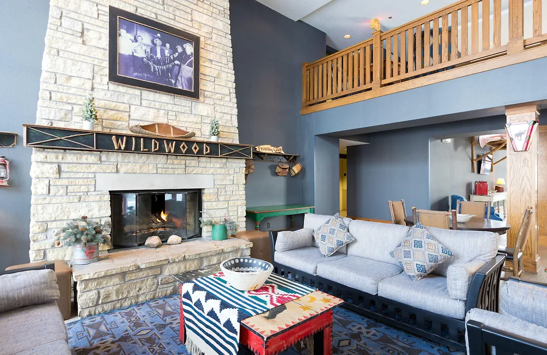 Wildwood Lodge & Suites-1