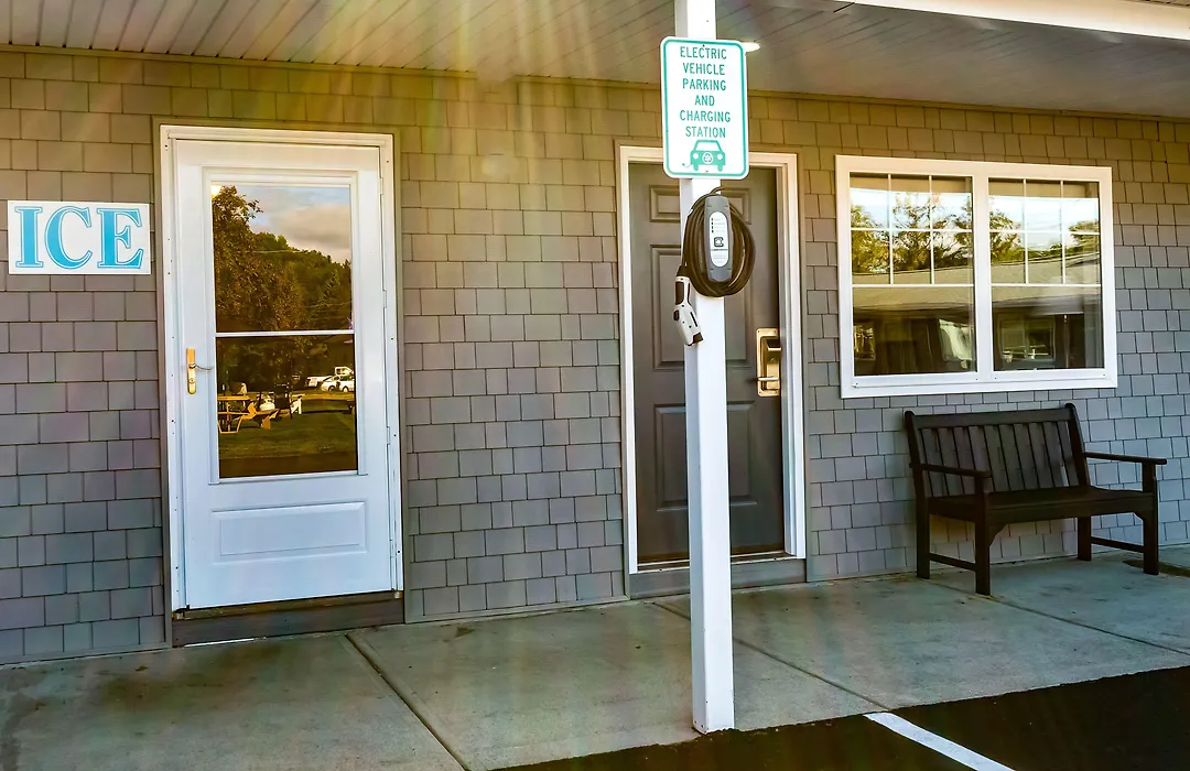 Top Notch Inn-1