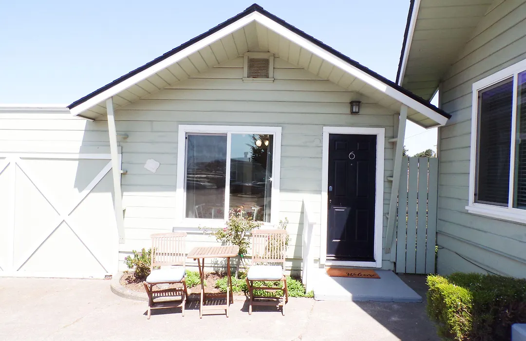 Shoreline Cottages-1