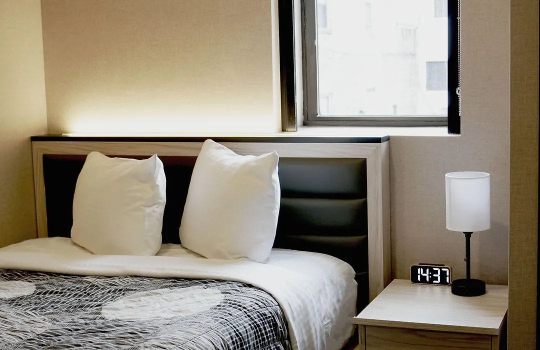 Leon Hotel LES-1