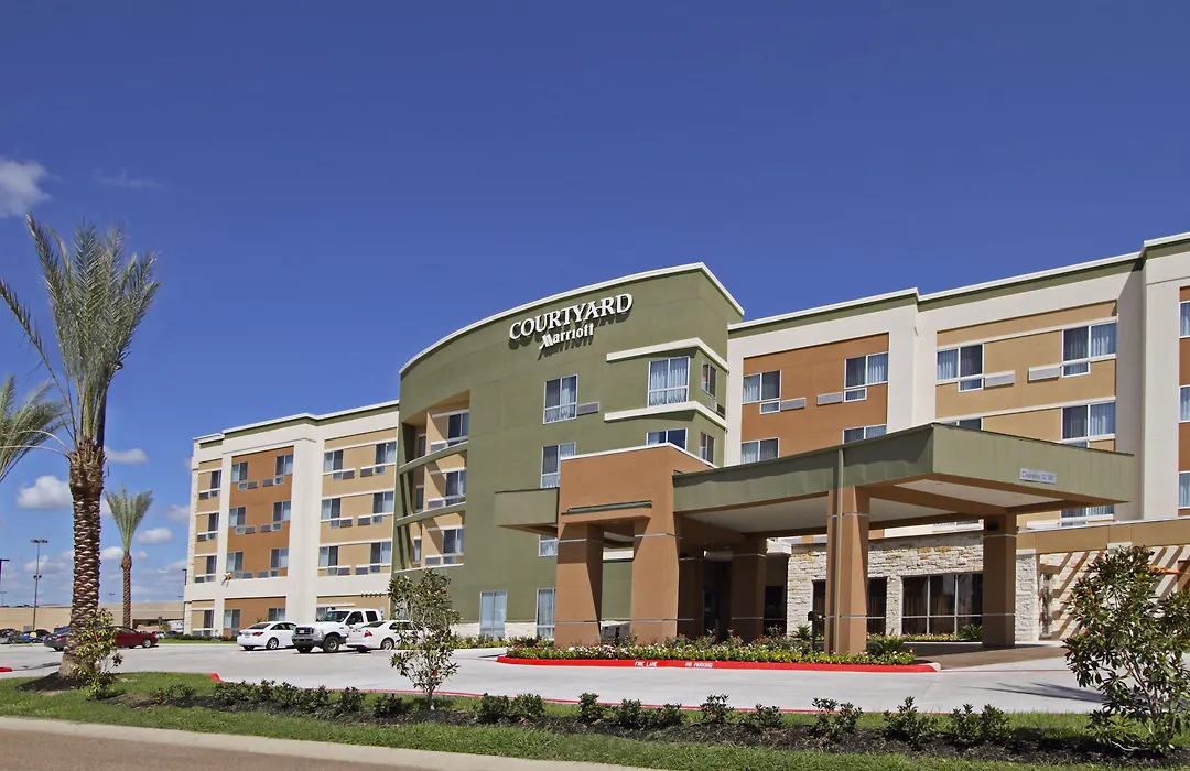 Courtyard By Marriott Victoria-1