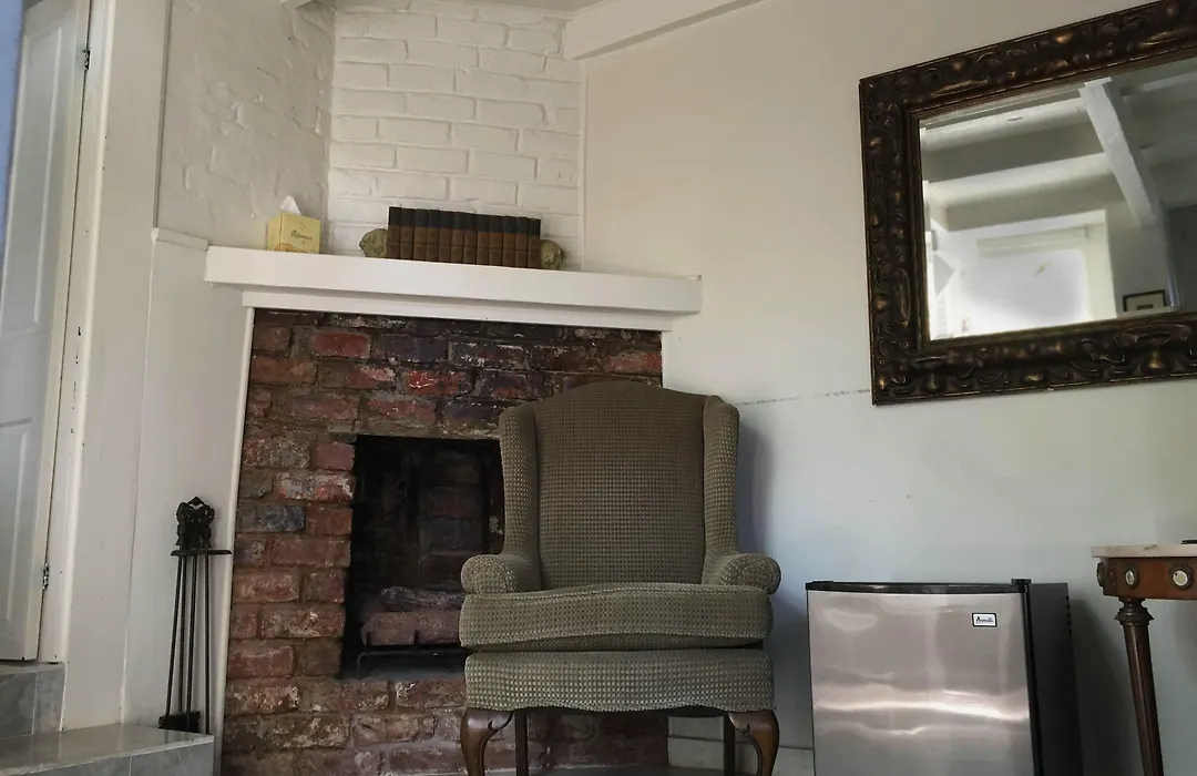 Lafitte Hotel & Bar-1