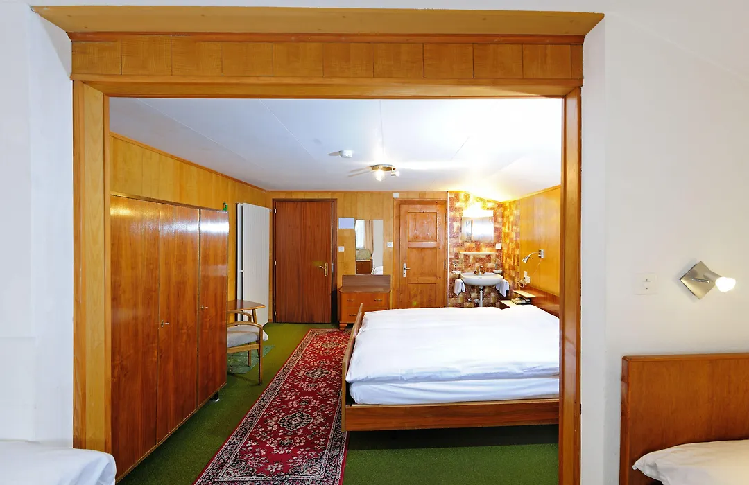 Hotel Alphubel-1