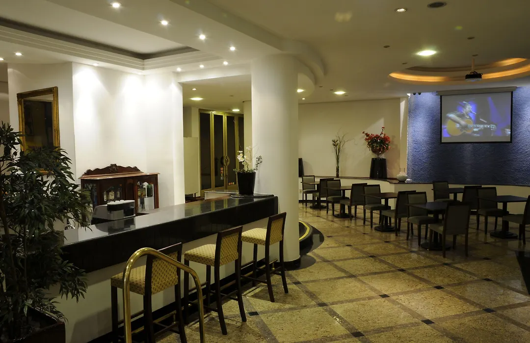 Hotel Shelton-1