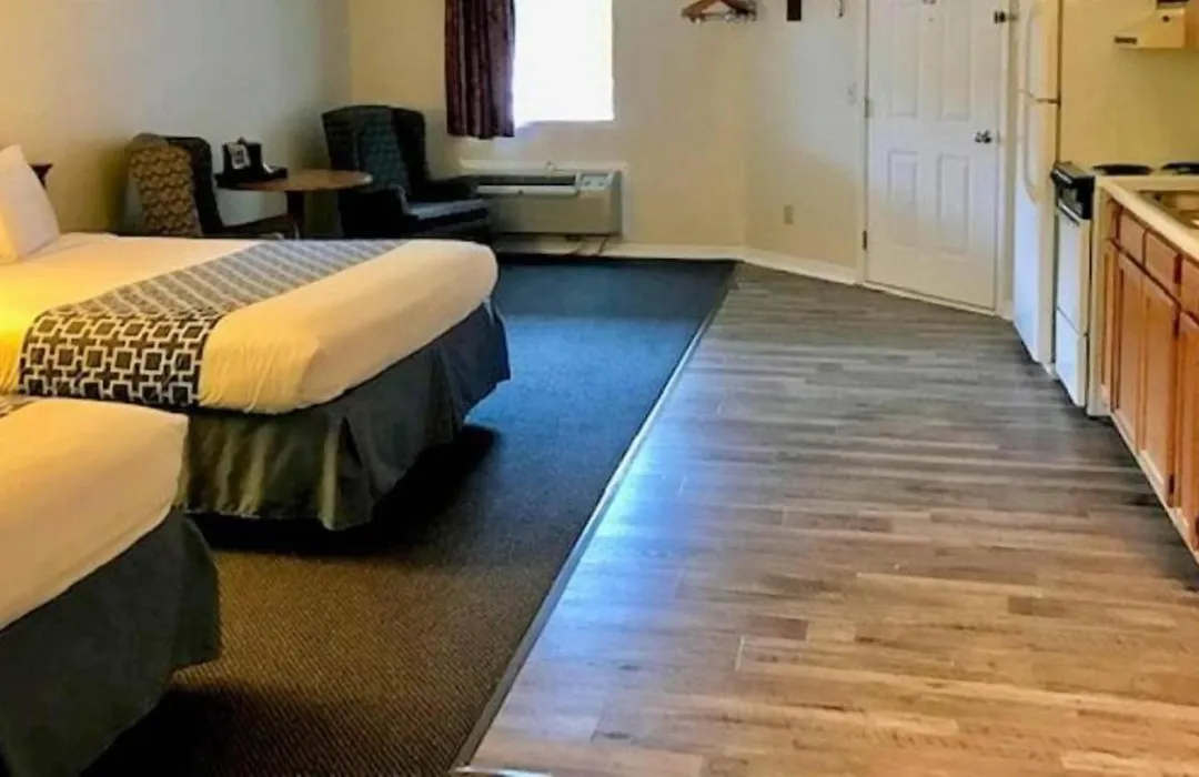 Four Seasons Inn-1