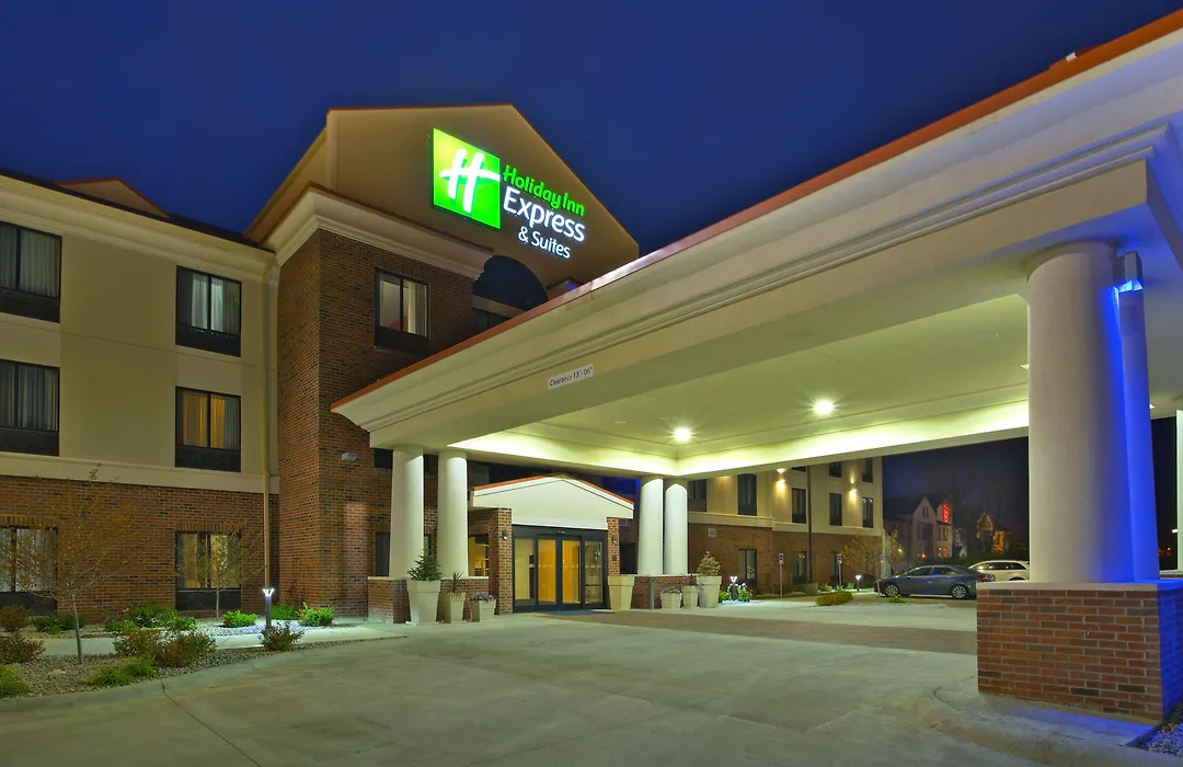 Holiday Inn Express & Suites Springfield By Ihg-1