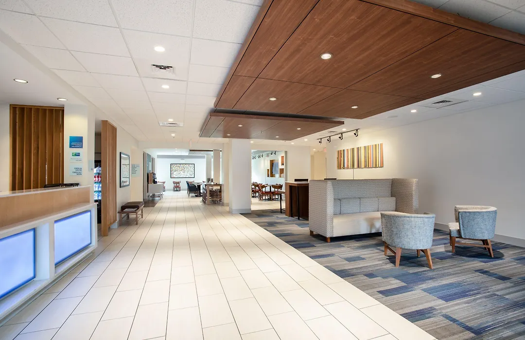 Holiday Inn Express & Suites Manhattan By Ihg-1