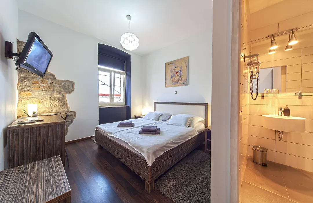 Marmontova Luxury Rooms-1