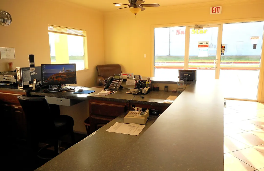Crossroads Inn & Suites-1