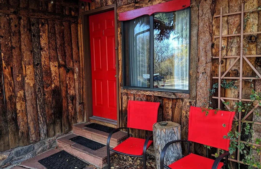 Foot Of The Mountain Motel-1