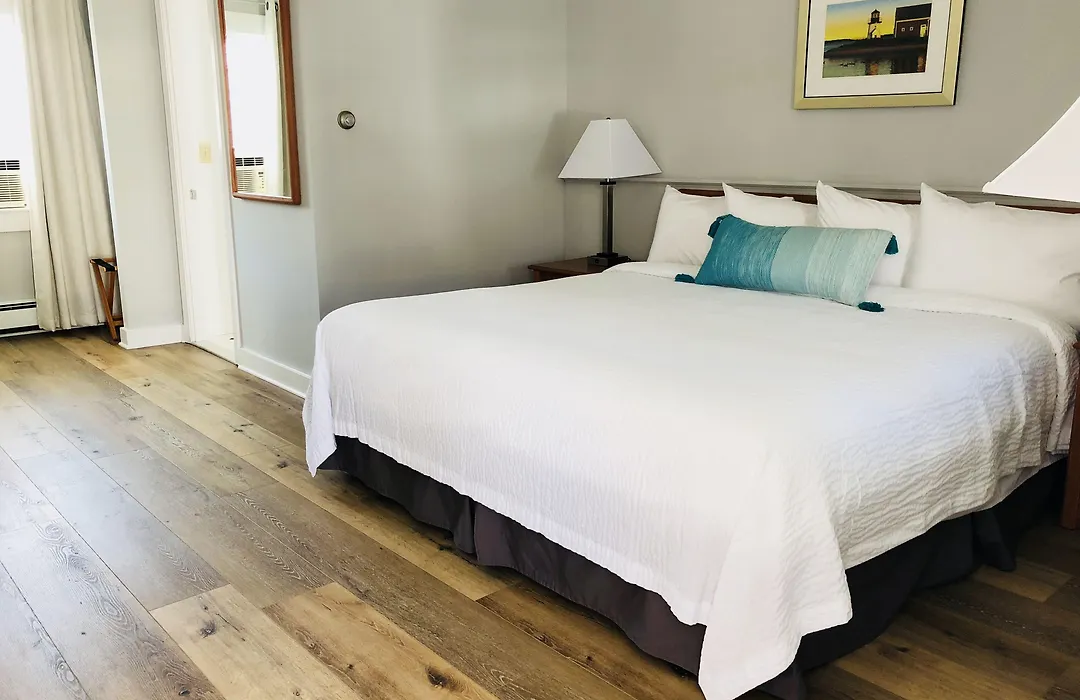 Hyannis Inn-1