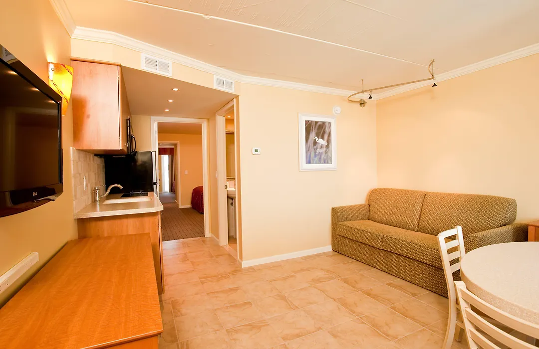 Fleur De Lis Beach Motel-1