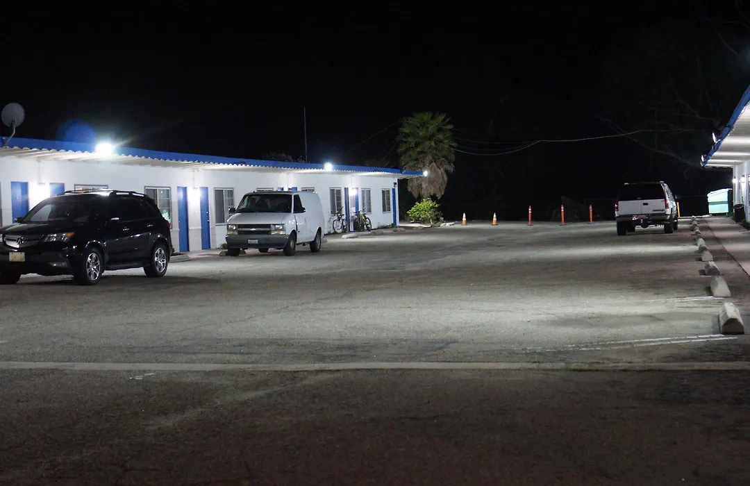 White Caps Motel-1