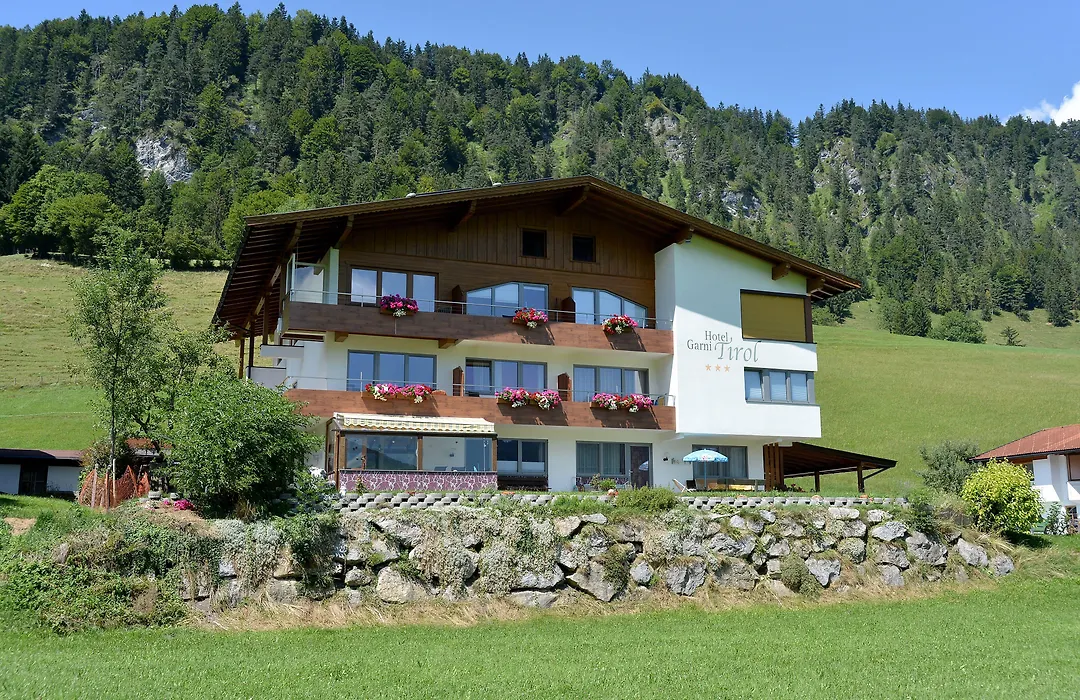 Hotel Garni Tirol-1