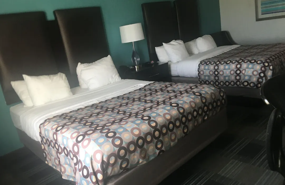 Days Inn By Wyndham Alva-1