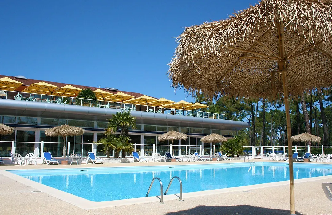 Azureva Club Ronce les Bains-1