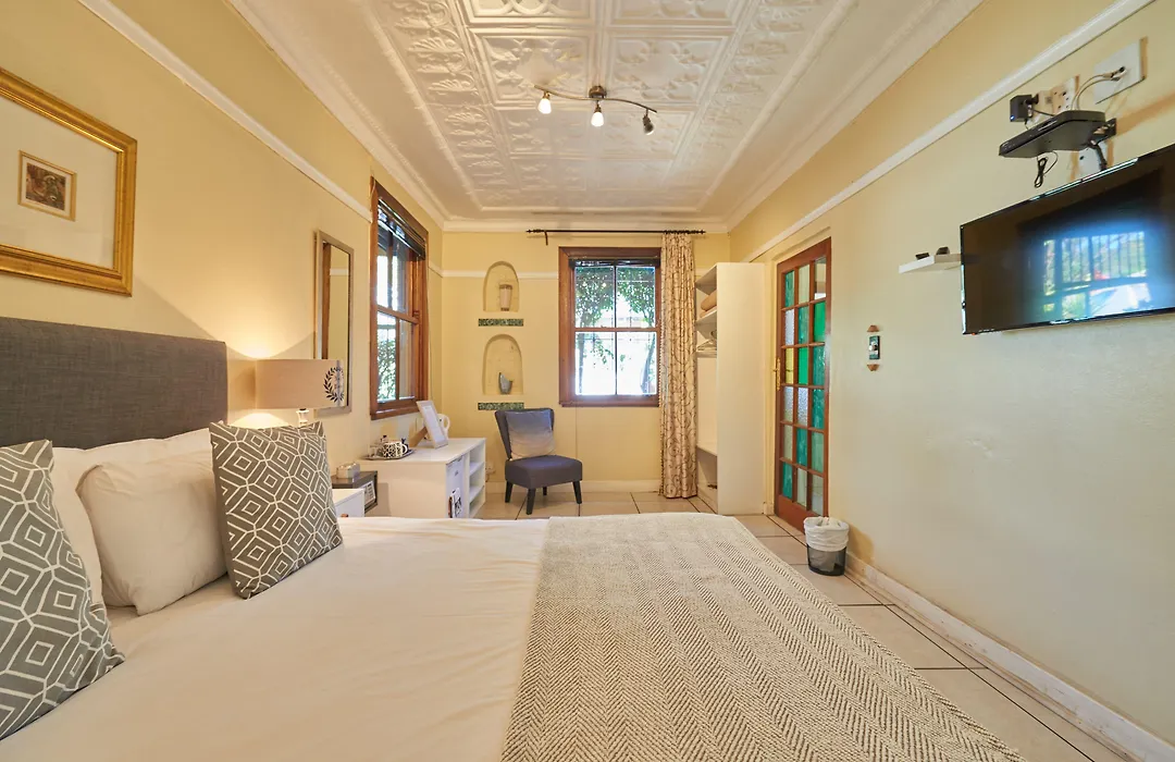 84 On Fourth Guest House-1