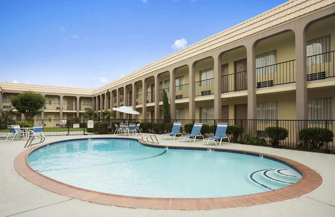 Days Inn By Wyndham Dallas Irving-1