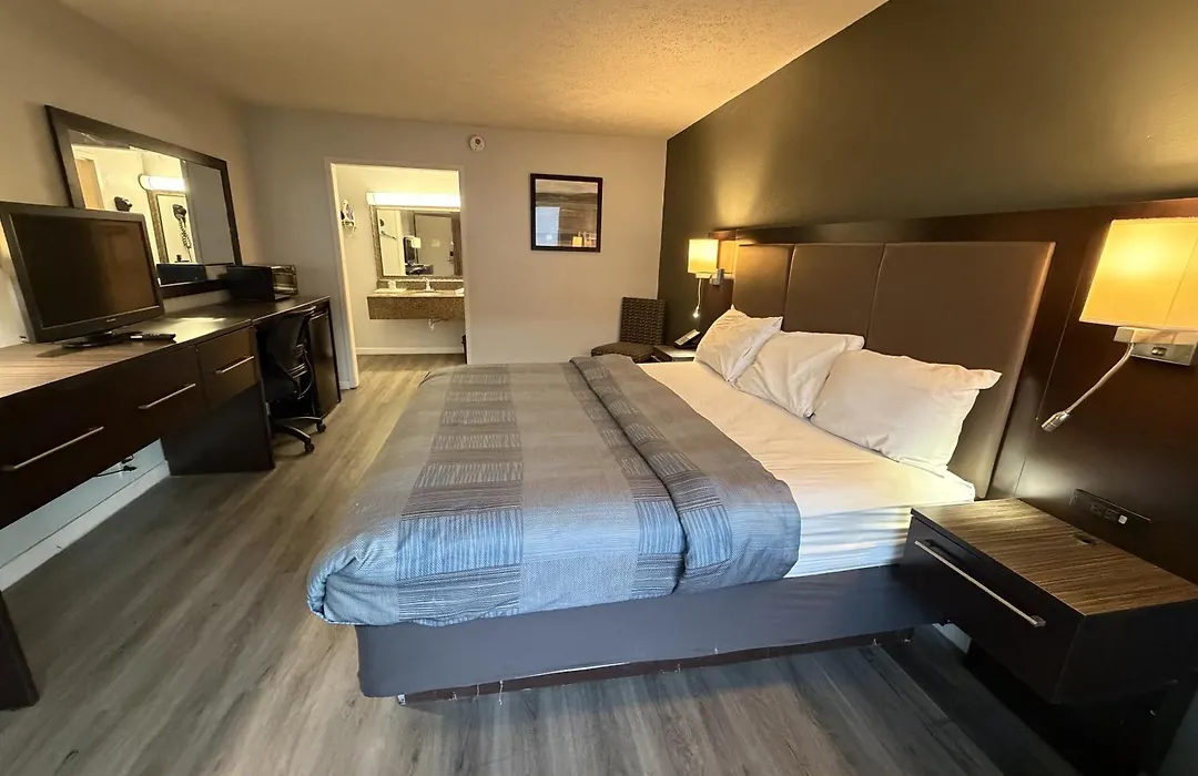 Wilkes-Barre Inn & Suites-1