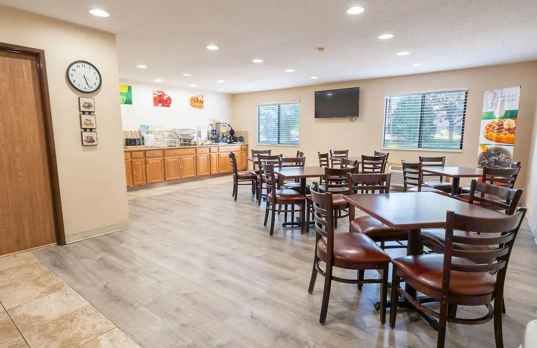 Quality Inn & Suites Sun Prairie Madison East-1