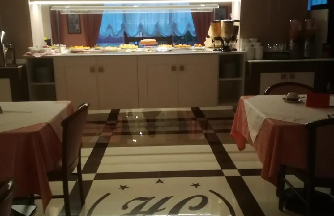 Hotel Cristallo-1