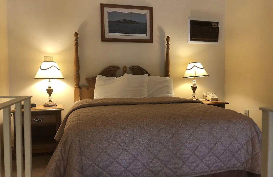 Riveredge Resort Hotel-1