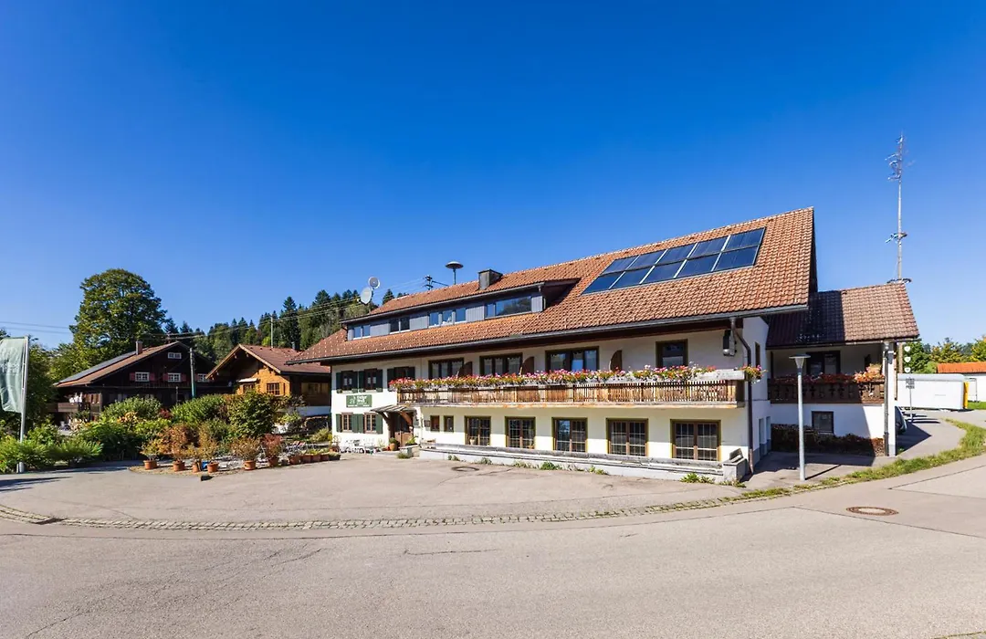 Goldiger Hirsch B&B mit Gemeinschaftsküche-1