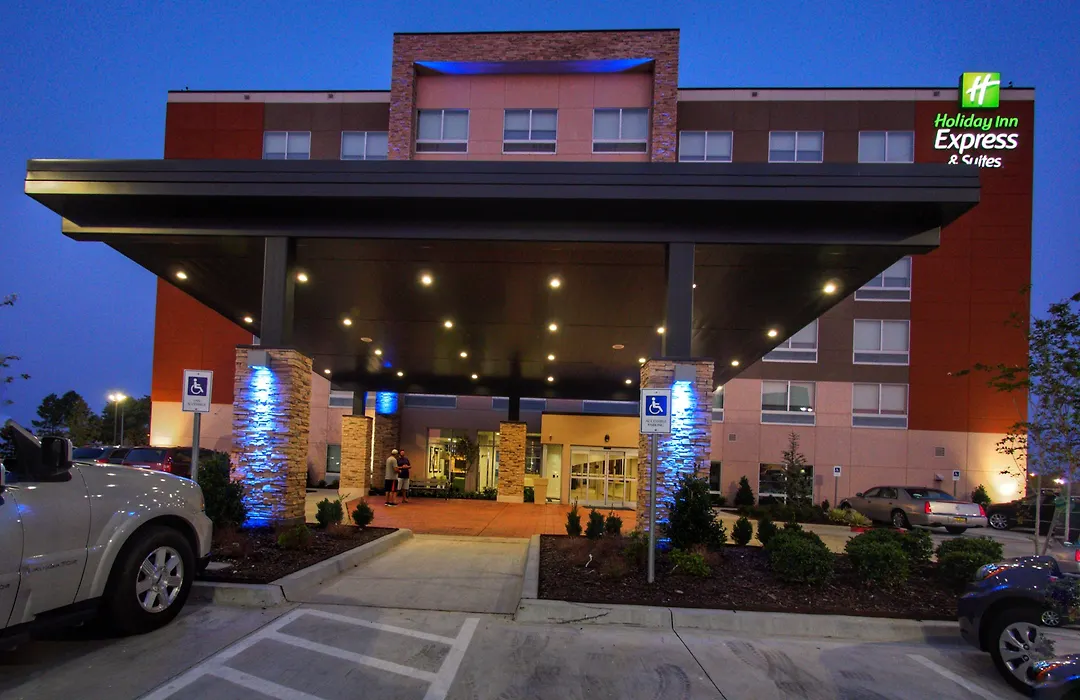 Holiday Inn Express & Suites Moore By Ihg-1
