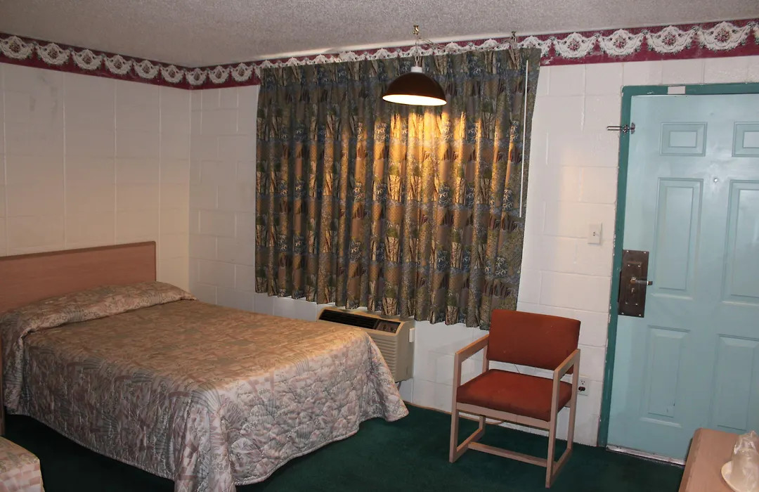 Century 21 Motel-1