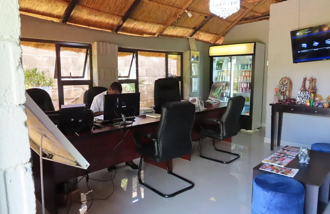 Dzimbahwe Guest Lodge-1