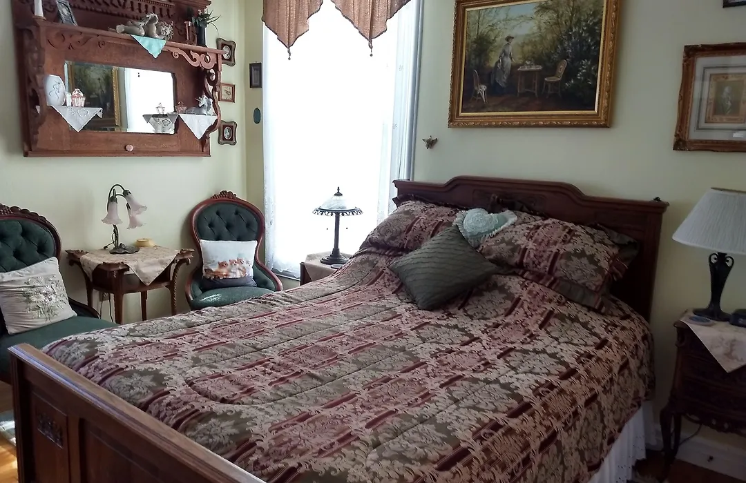 Armistead Cottage Bed & Breakfast-1