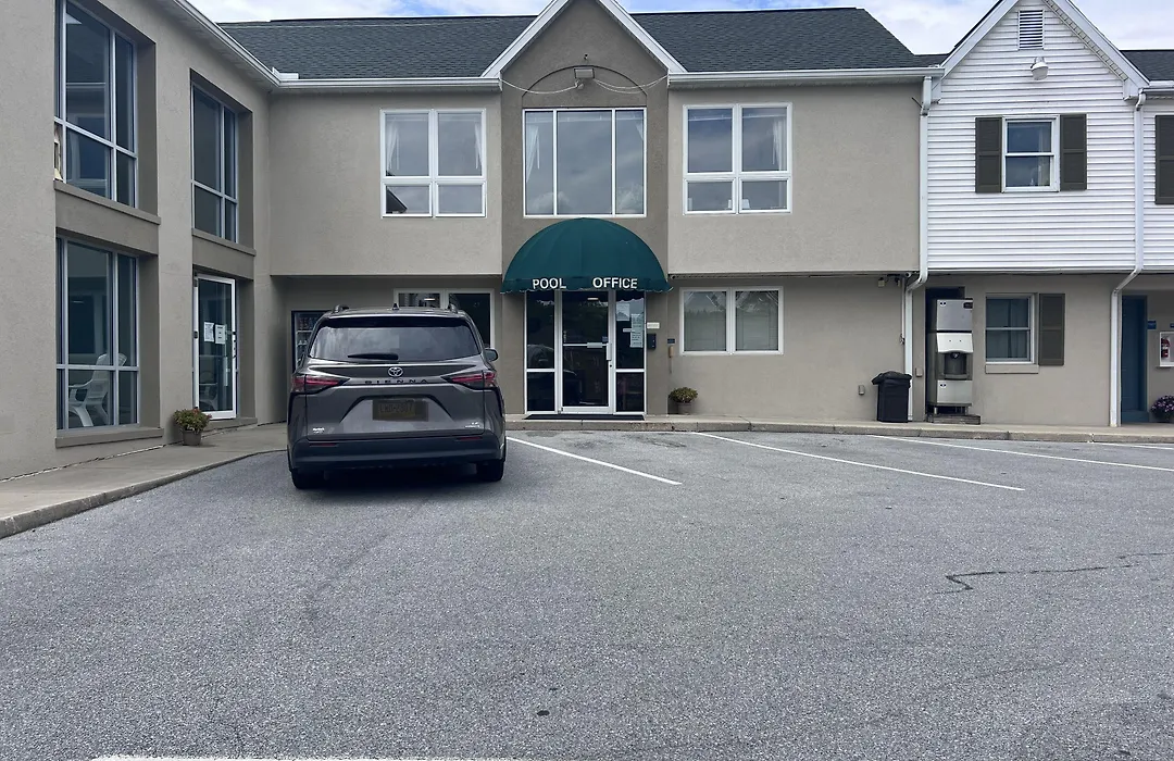 Rodeway Inn & Suites Hershey Chocolate Avenue-1