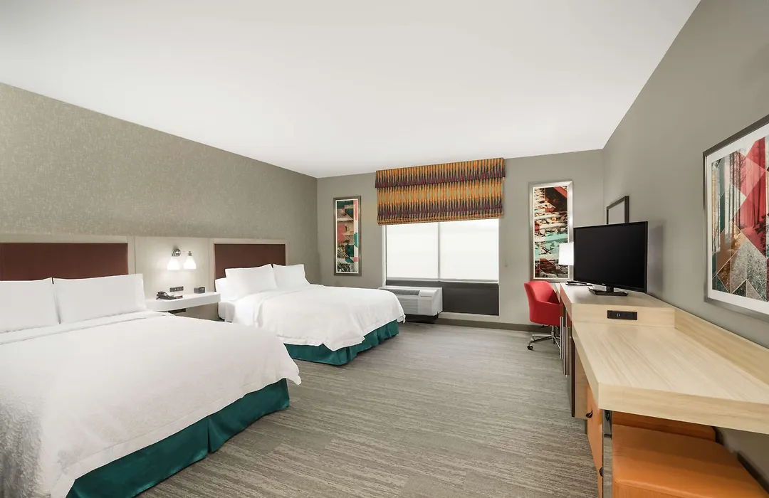 Hampton Inn Newport-1