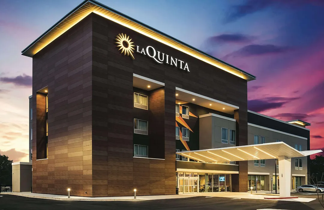 La Quinta Inn & Suites By Wyndham Atlanta South - Mcdonough-1
