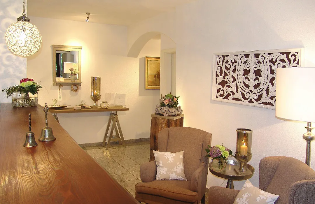 Hotel Garni Landhaus Uttum-1