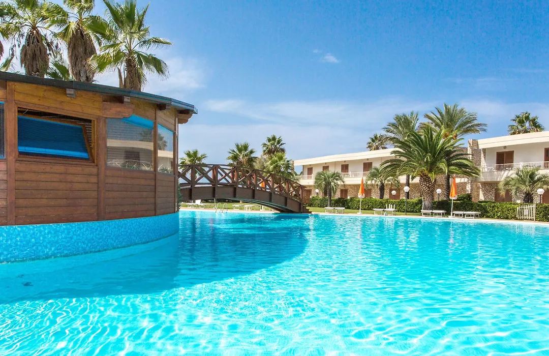 Club Residence La Castellana Mare-1