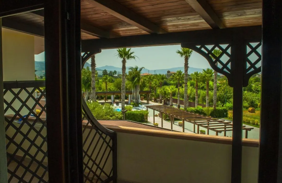 Perla Hotel E Garden - Free Parking And Pool - Open Area With Beautiful View Of The Landscape-1
