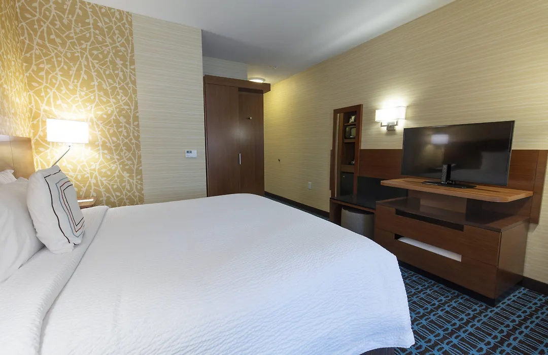 Fairfield Inn & Suites By Marriott Atlanta Woodstock-1