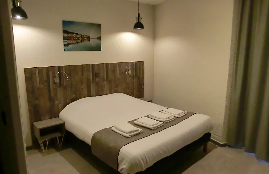 Hotel Sur Le Quai-1