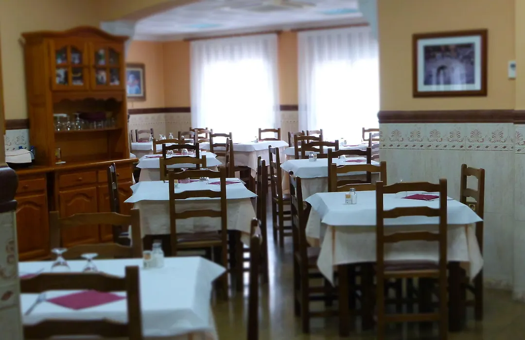 Hostal Restaurante La Masía-1