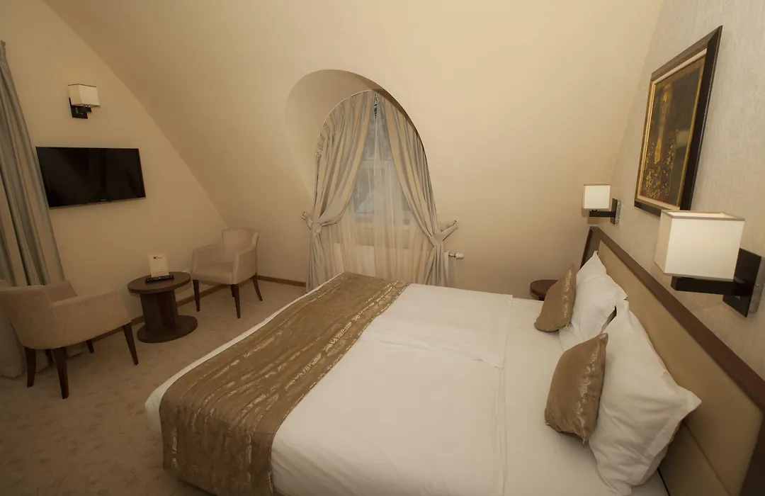 Family Hotel Saint George-1