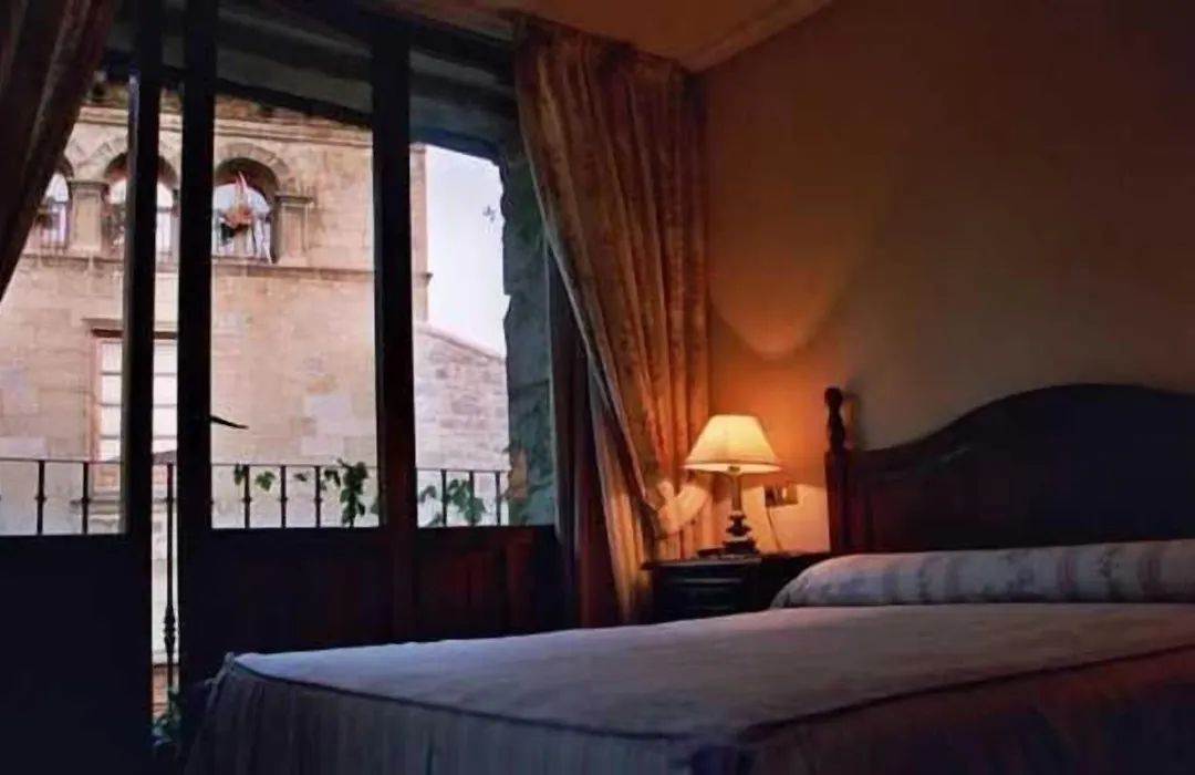 Hostal Las Coronas-1