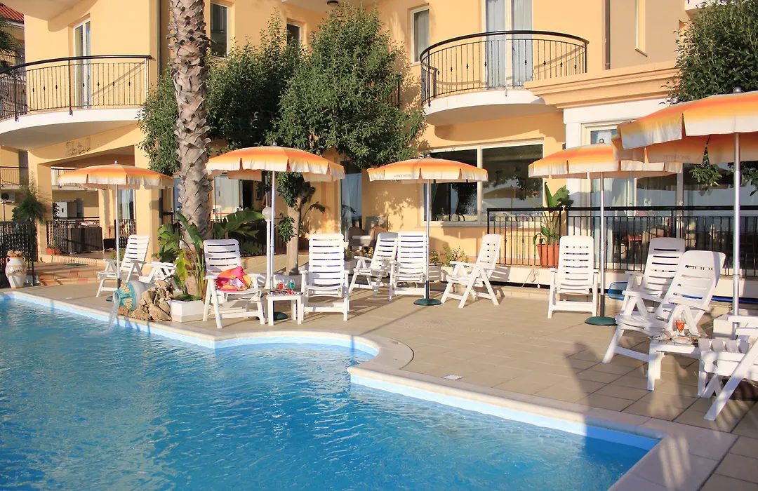 Lion'S Hotel-1