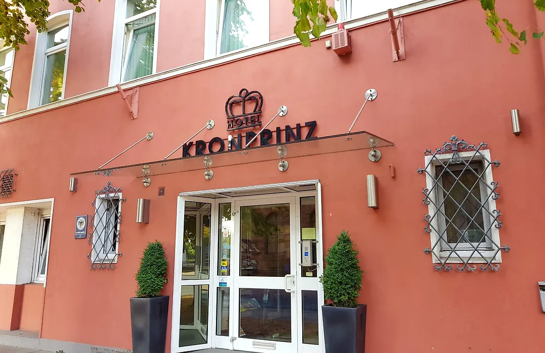 Hotel Kronprinz Garni-1