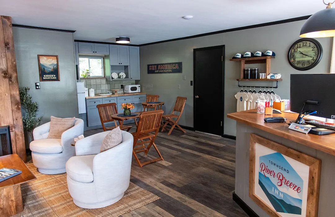 Townsend River Breeze Inn-1