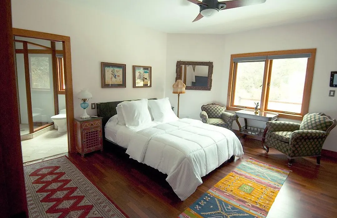 East Hampton Art House Bed And Breakfast-1